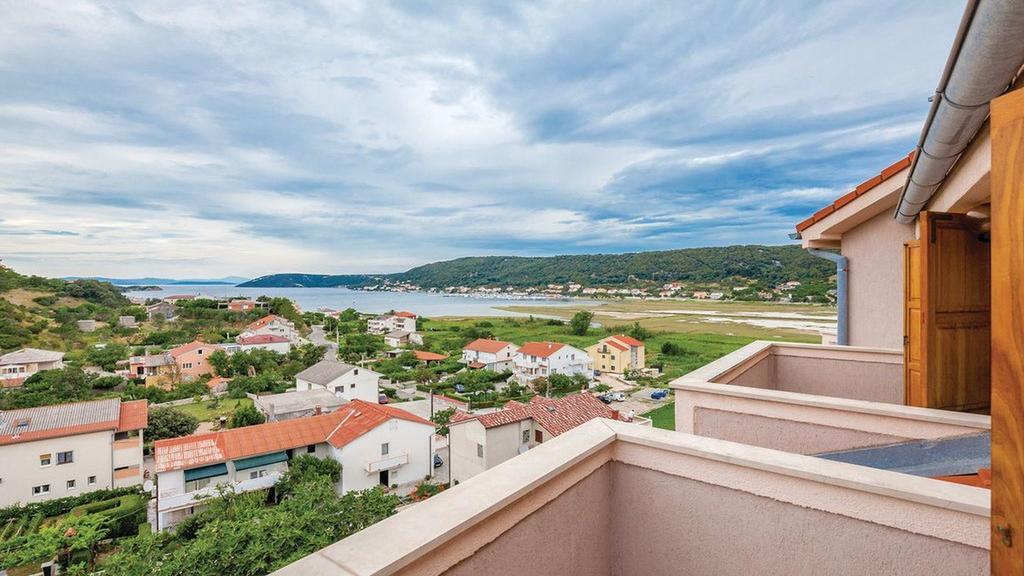 Apartment Doris Supetarska Draga Rum bild